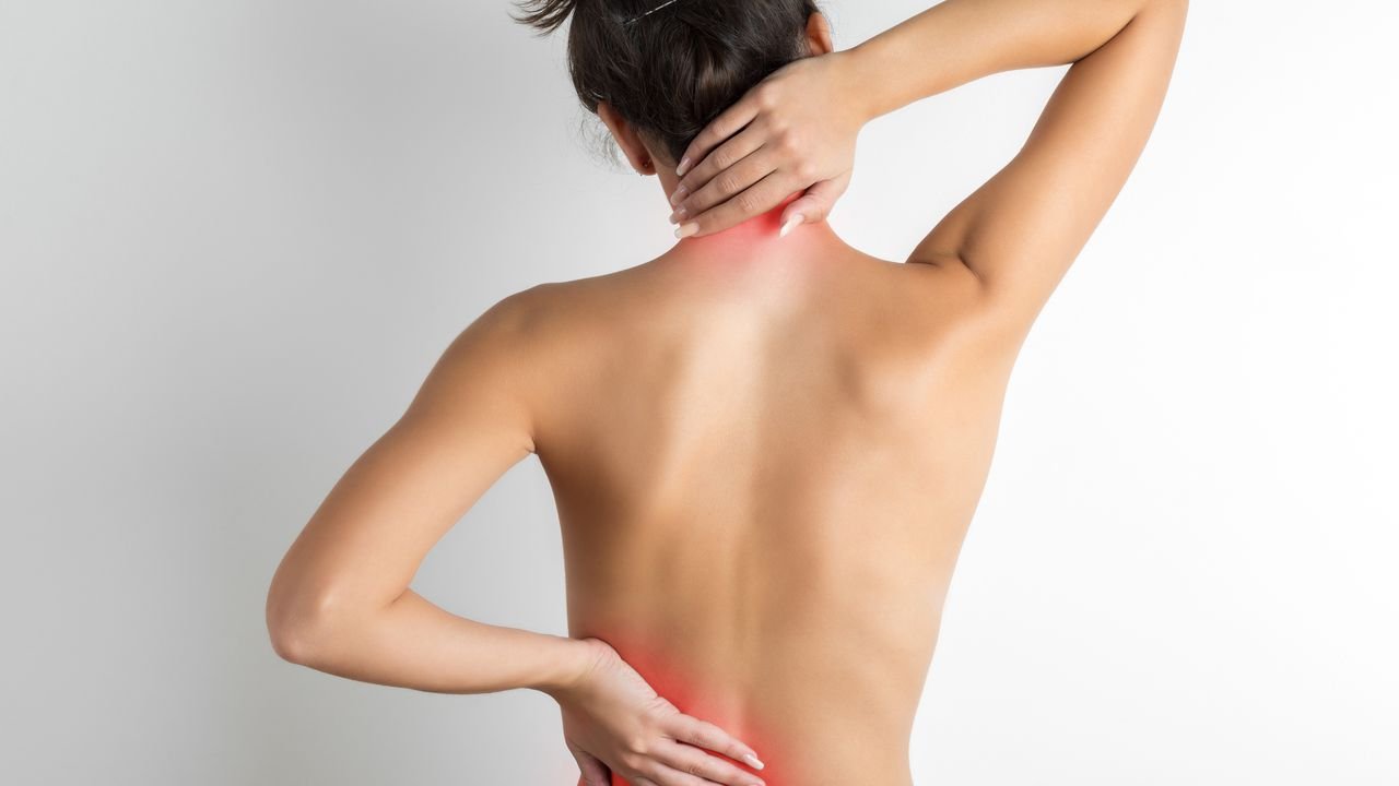 Los calambres en la espalda: un posible síntoma de artritis